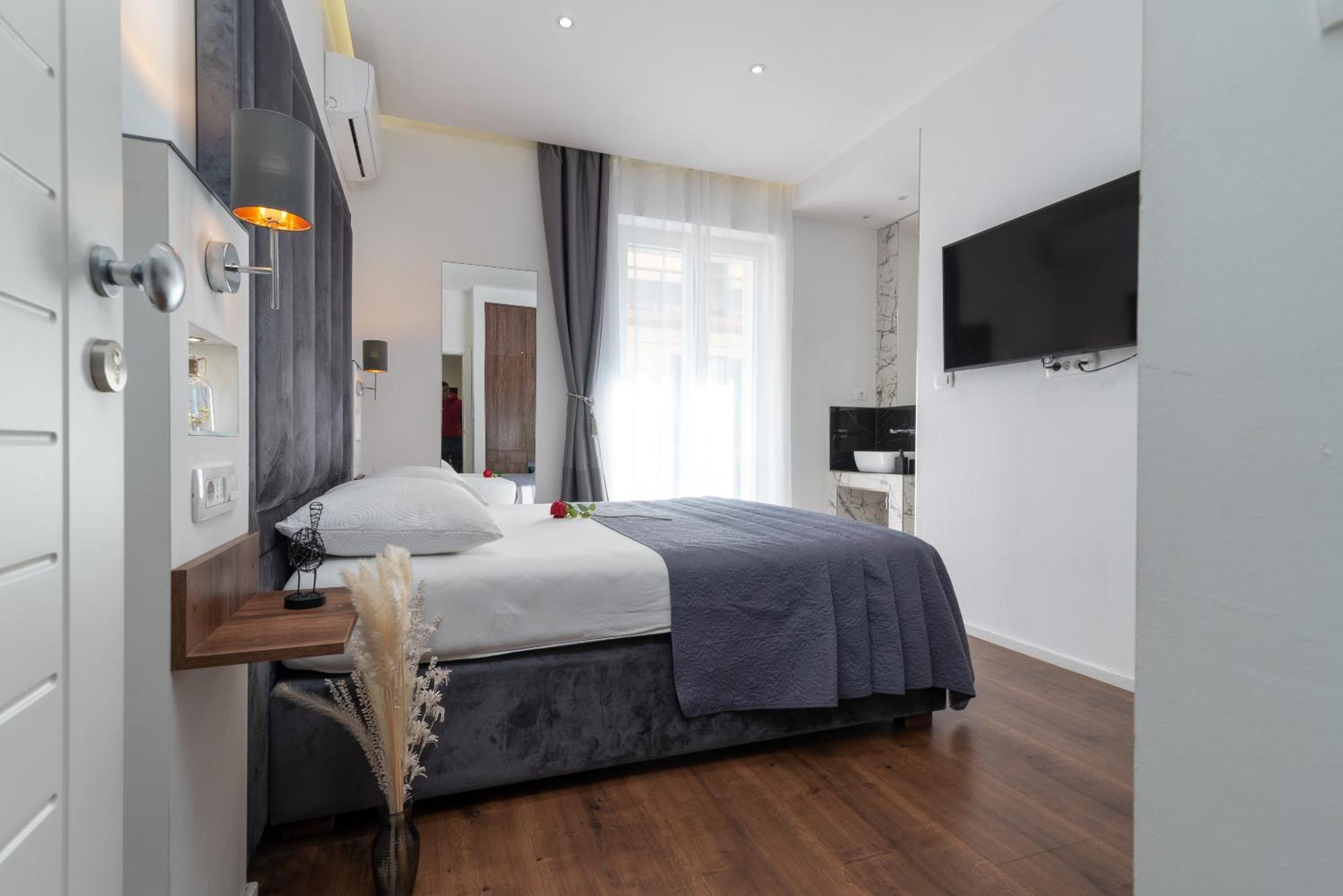Antares Luxury Rooms 1 Сплит Екстериор снимка