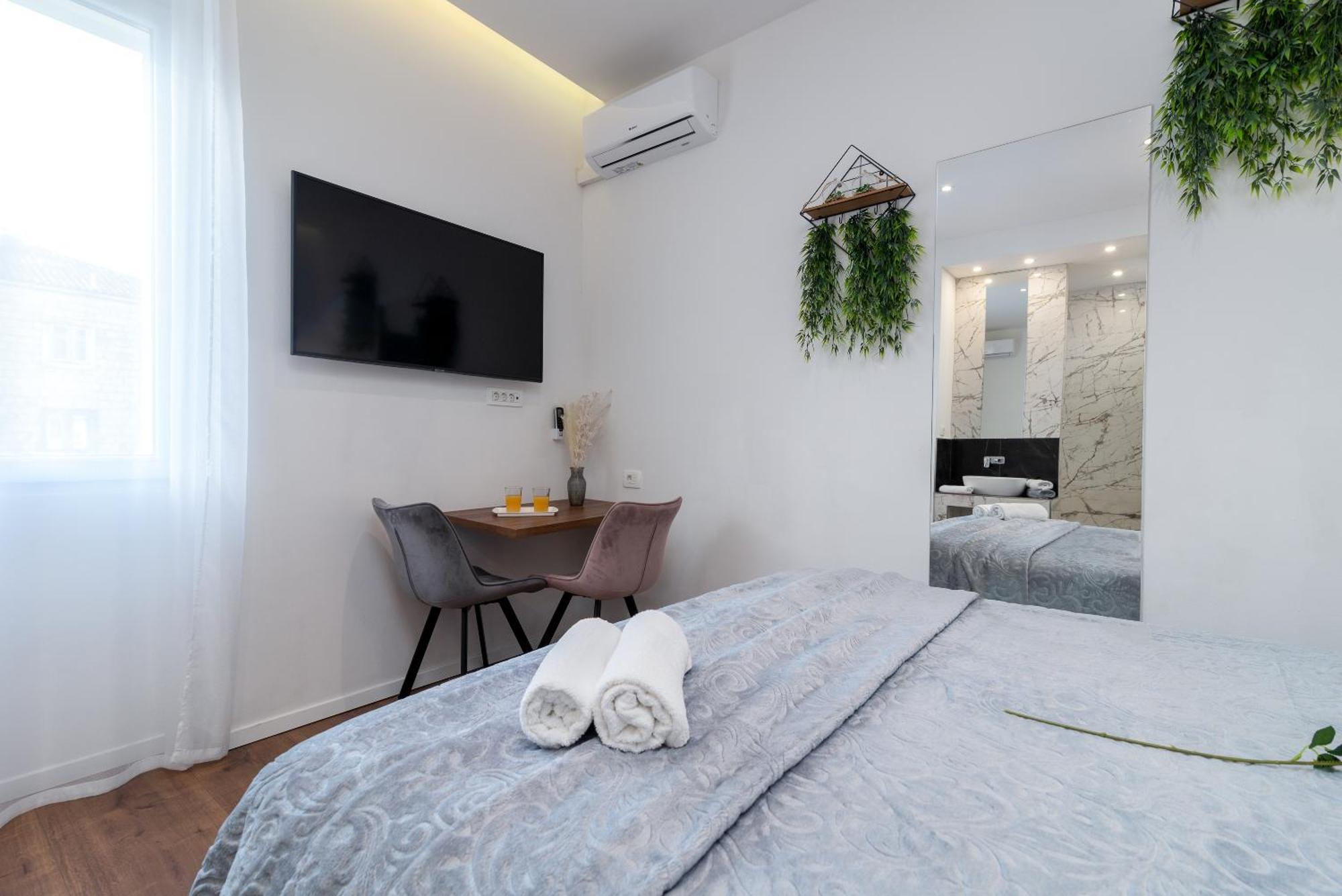 Antares Luxury Rooms 1 Сплит Екстериор снимка