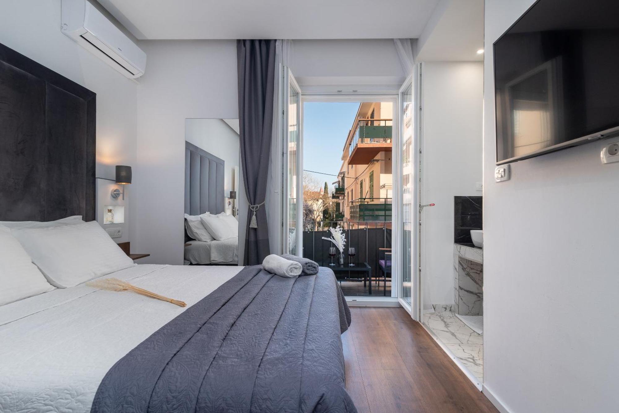 Antares Luxury Rooms 1 Сплит Екстериор снимка